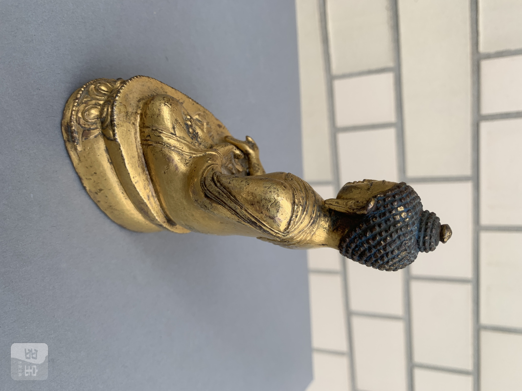 A GILT-BRONZE FIGURE OF BUDDHA SHAKYAMUNI - 图6